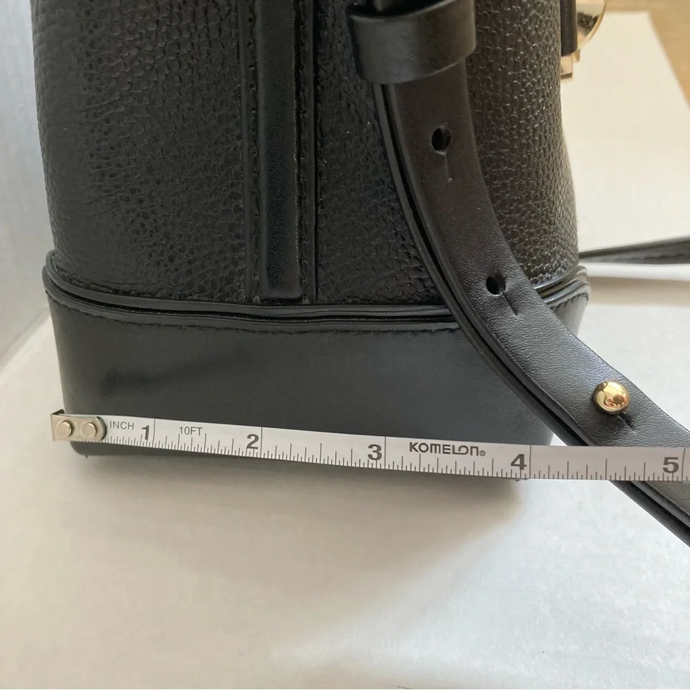 Michael Kors mercer gallery convertible small bucket bag - Picture 13 of 16